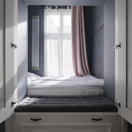 Apartment House Managers - Aura *