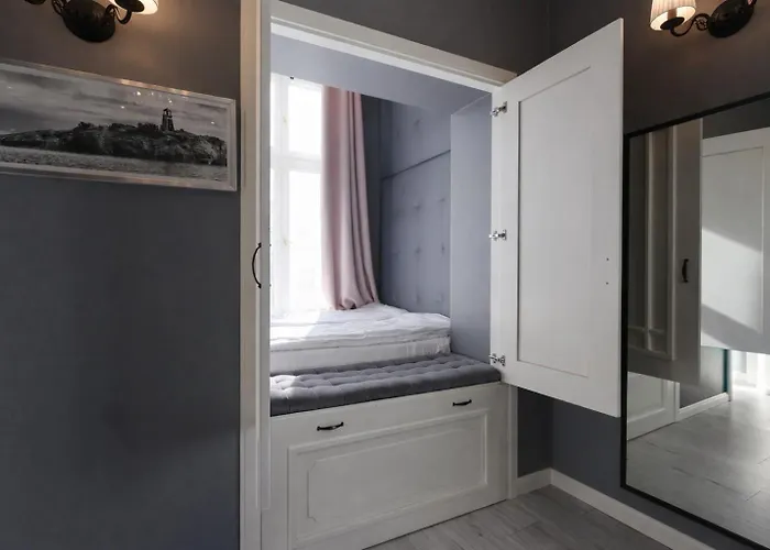 Apartment House Managers - Aura