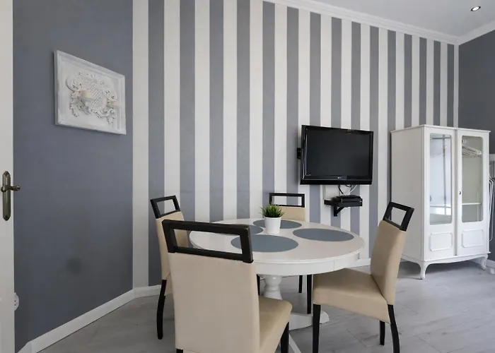 Apartment House Managers - Aura