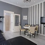 דירה House Managers - Aura