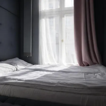 House Managers - Aura