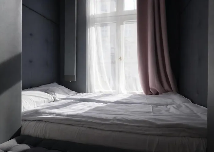 House Managers - Aura